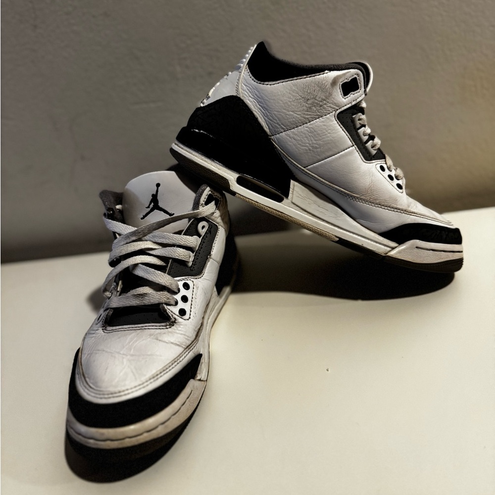 Nike White and Black Sneakers
